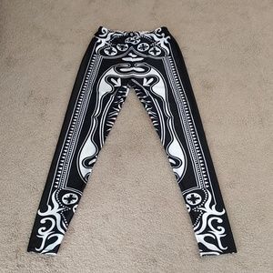 Lotus leggings sz L